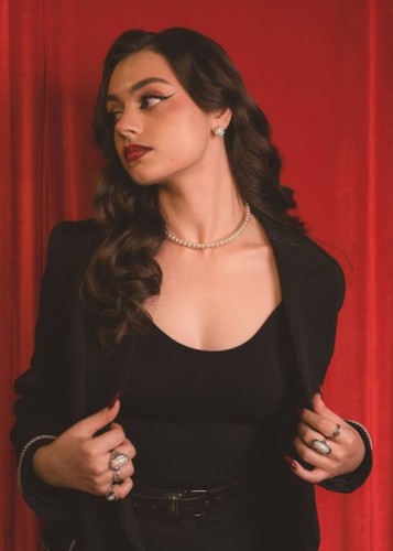 Полли, Г. Волгоград